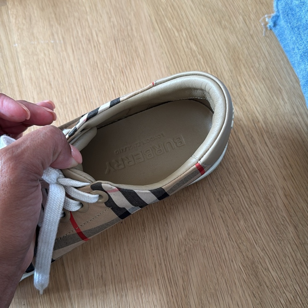 Burberry Sneakers 
Wore a handful of times
Very comfortable - Picture 5 of 10